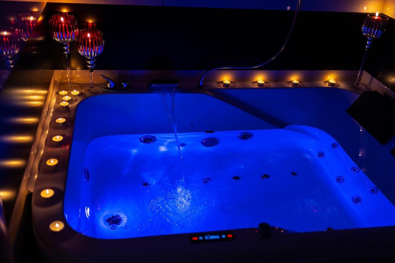 Premium Jacuzzi Apartment Klaipėda Exterior foto